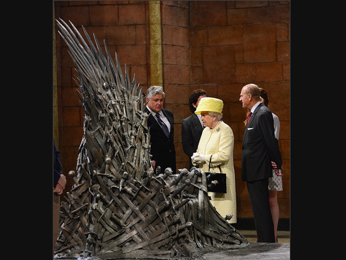 reine-d-Angleterre-Elizabeth-2-visite-irlande-studios-de-serie-Game-of-Thrones-5