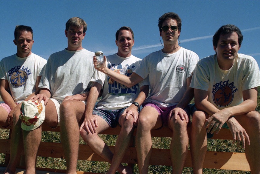 cinq-meilleurs-amis-se-prennent-en-photo-tous-les cinq-ans-meme-position-avant-apres-1997-34-ans