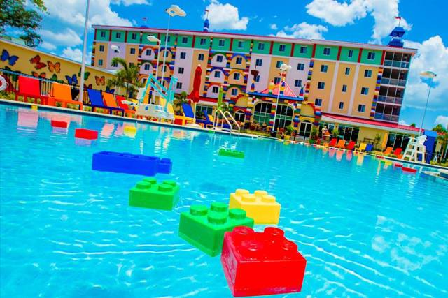 floride-decouvrez-nouvel-hotel-deco-ambiance-Lego-vend-du-reve-orlando-2