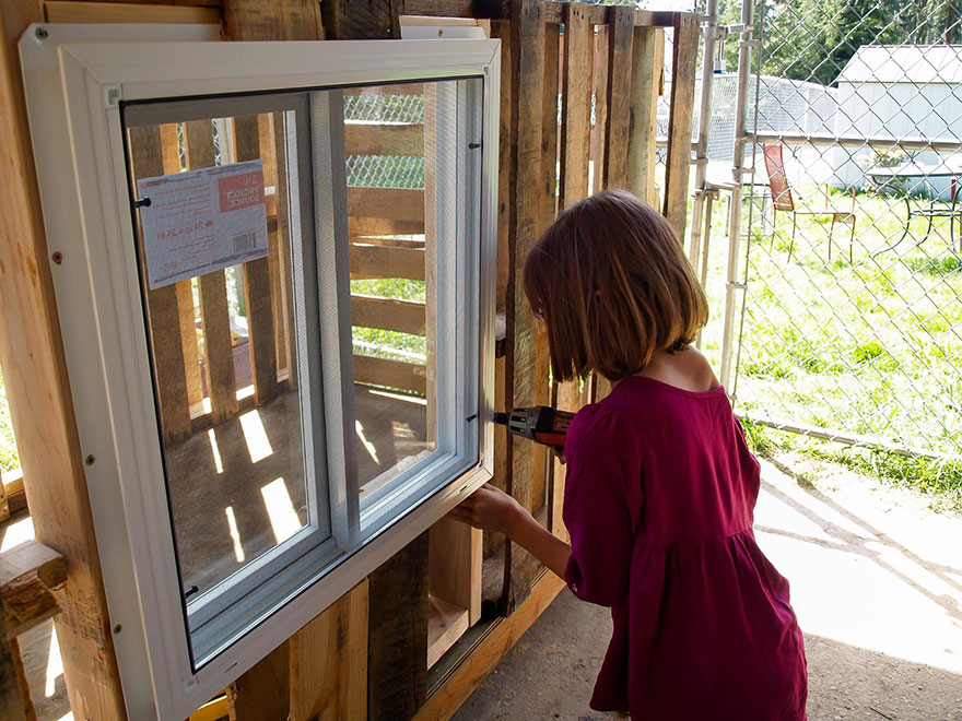 fillette-9-ans-construit-maisonnettes-pour-sans-abris-incroyable-solidarite-generosite-4