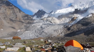 avalanche en himalaya à zanskar